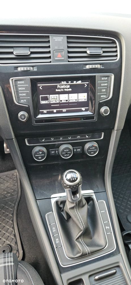 Volkswagen Golf - 12