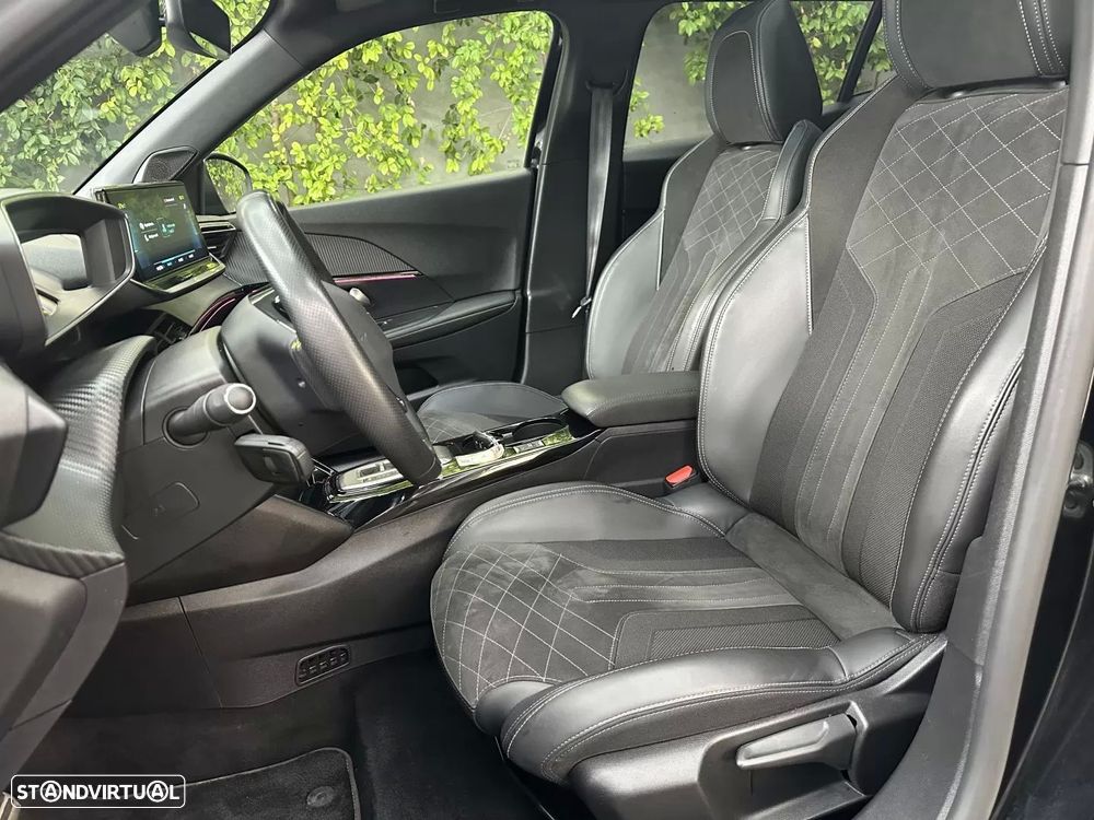 Peugeot e-2008 GT Pack - 12