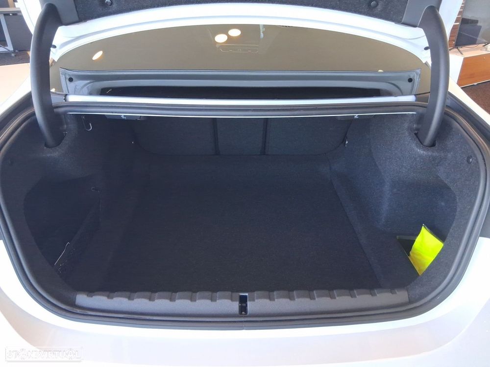 BMW 420 d Pack Desportivo M Pro Auto - 31