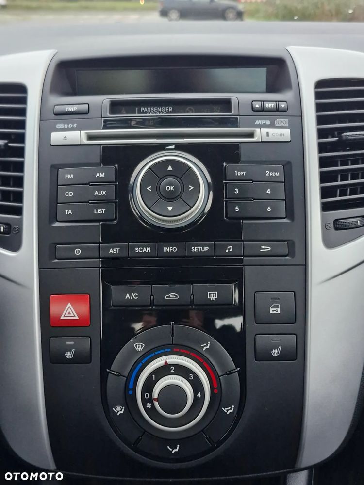 Kia Venga 1.4 CVVT Fifa World Cup Edition - 24