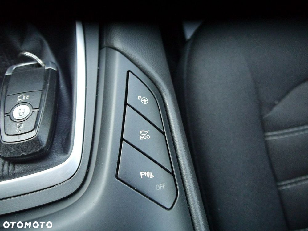 Ford Mondeo - 35