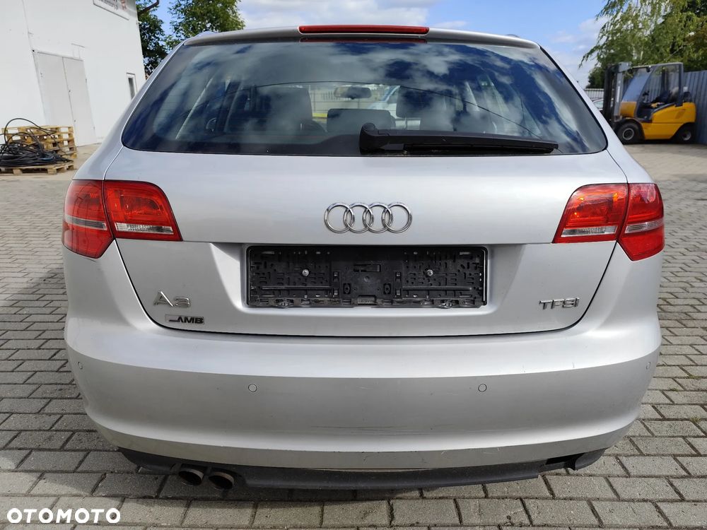 Audi A3 Sportback 1.4 TFSI Ambiente - 28