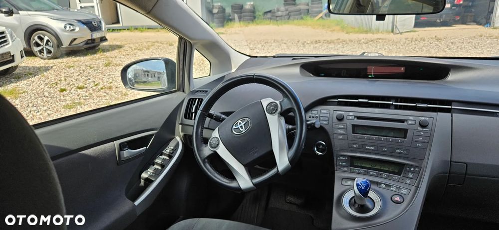 Toyota Prius (Hybrid) - 20