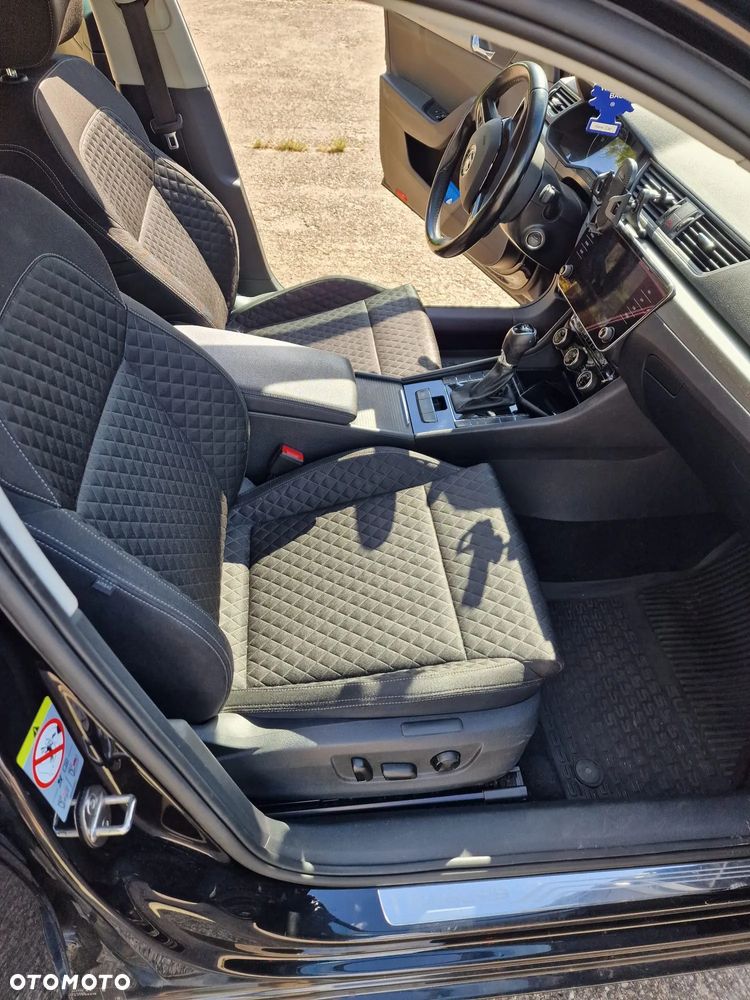 Skoda Superb 2.0 TDI DSG Ambition - 9