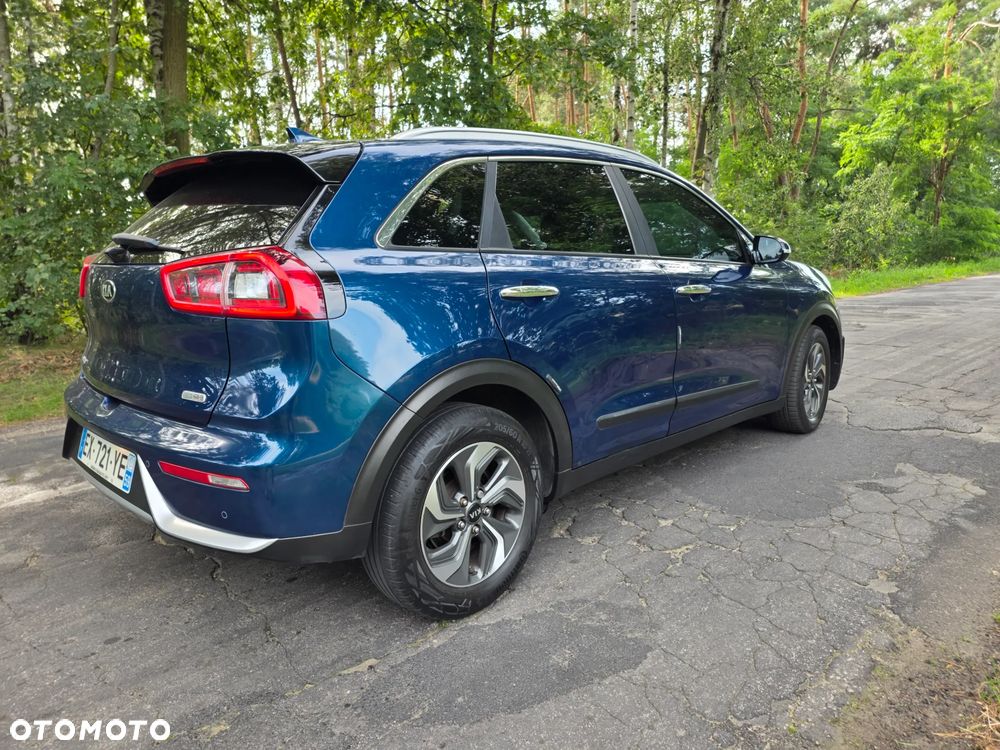 Kia Niro 1.6 GDI Hybrid L Business Line - 11
