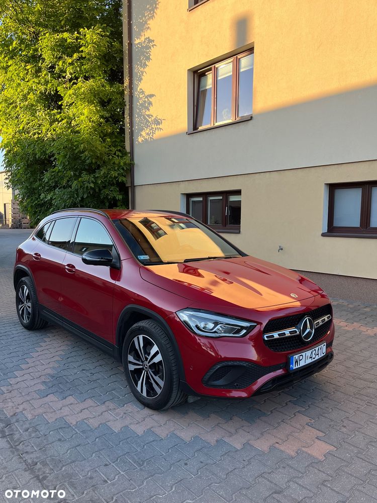 Mercedes-Benz GLA 200 - 1