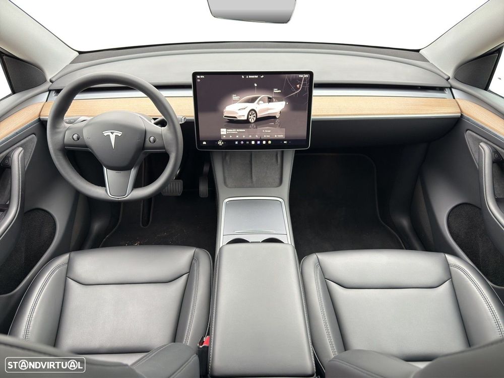 Tesla Model Y Long Range Dual Motor AWD - 8