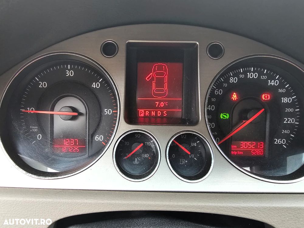 Volkswagen Passat Variant 2.0 TDI Trendline DPF DSG - 8