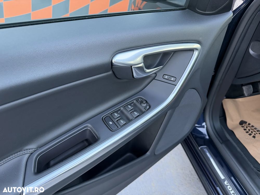 Volvo S60 D2 Linje Svart - 22