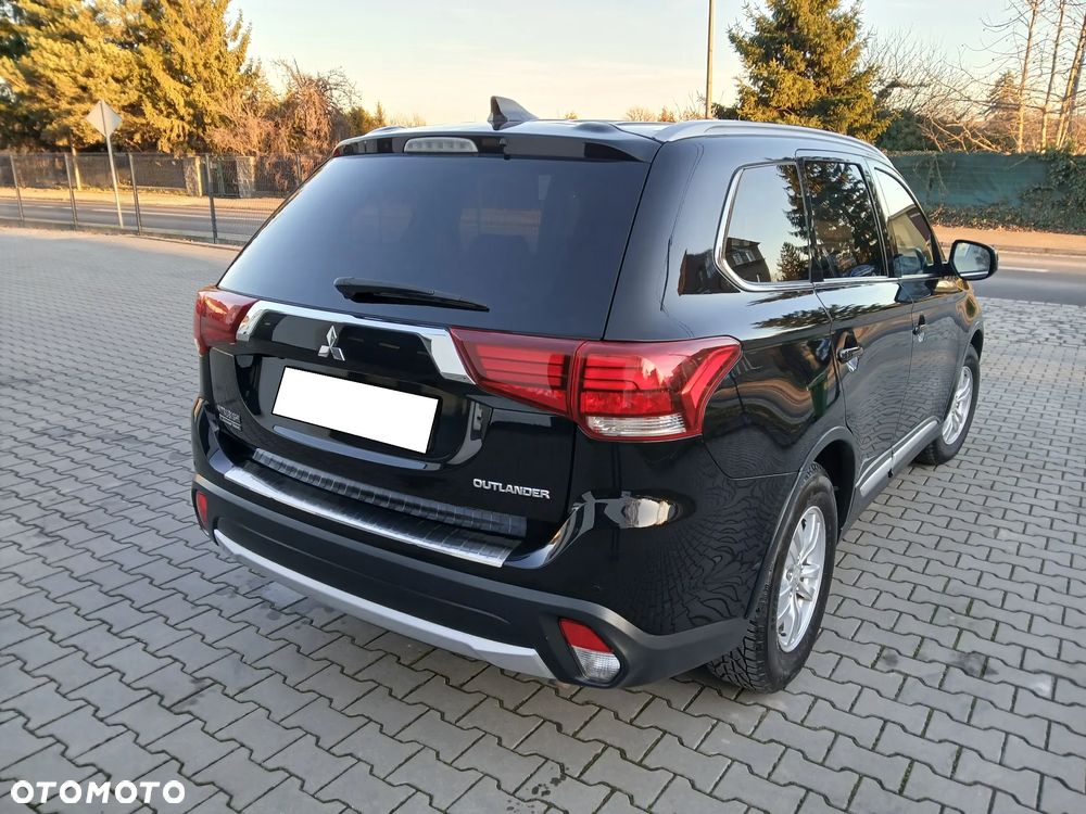 Mitsubishi Outlander 2.0 Intense 2WD - 16