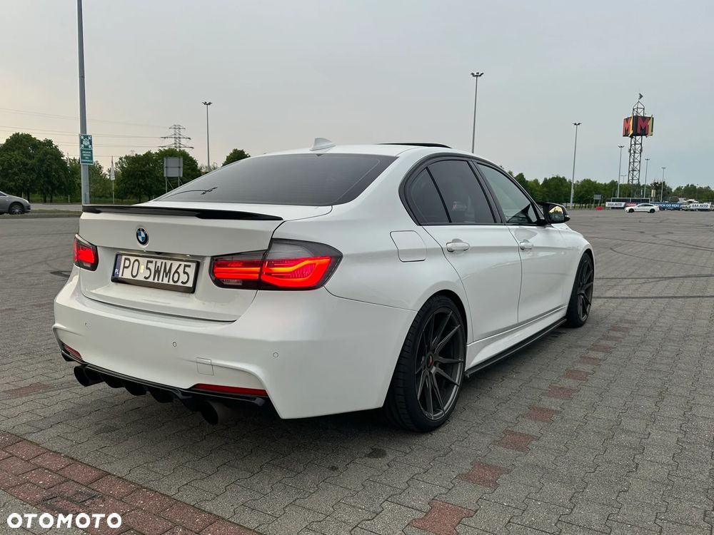 BMW Seria 3 330i xDrive Edition M Sport Shadow - 3