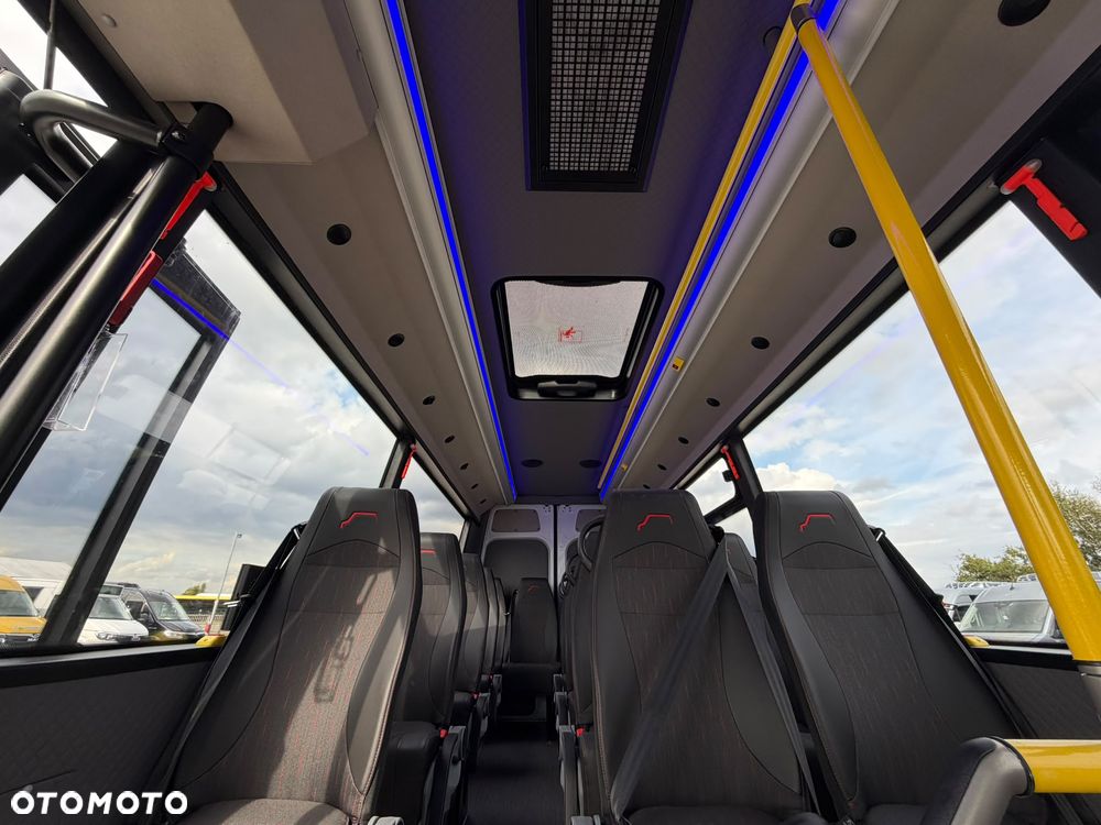 Mercedes-Benz Sprinter 517 - 23