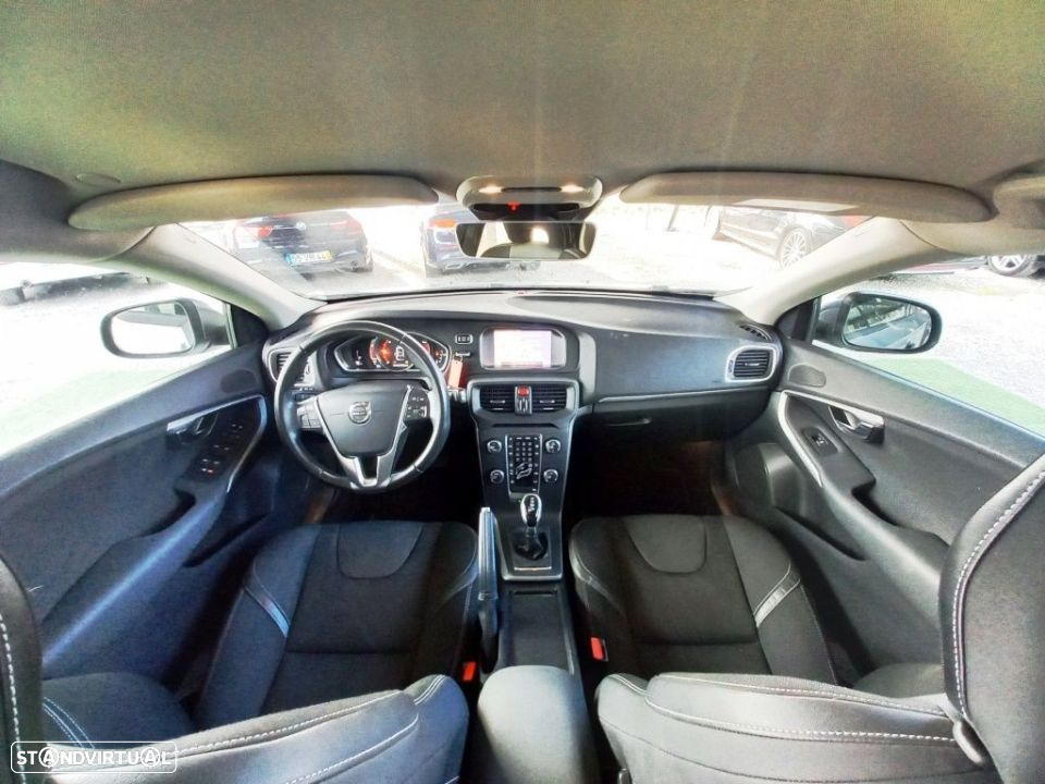 Volvo V40 2.0 D2 Momentum Geartronic - 33