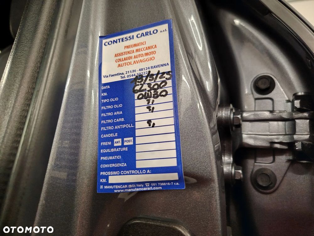 Lexus UX 250h Elegance 2WD - 40