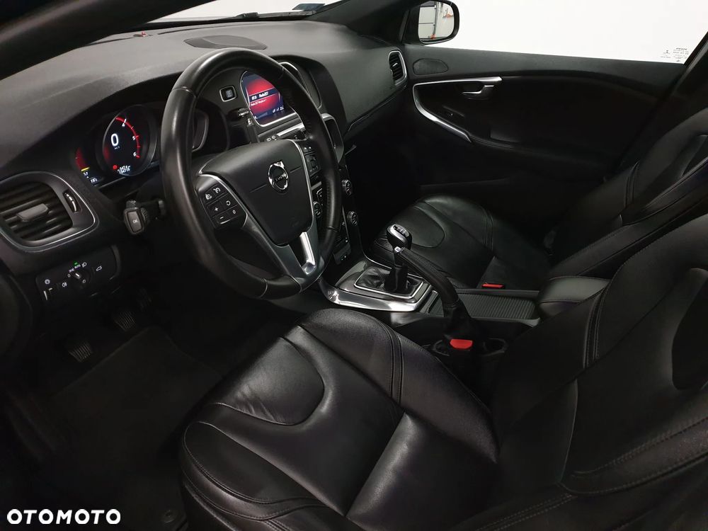 Volvo V40 D4 Inscription - 9