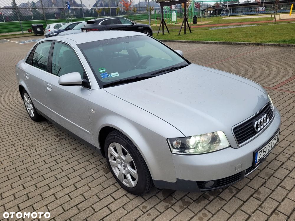 Audi A4 Limousine 2000 photo 2