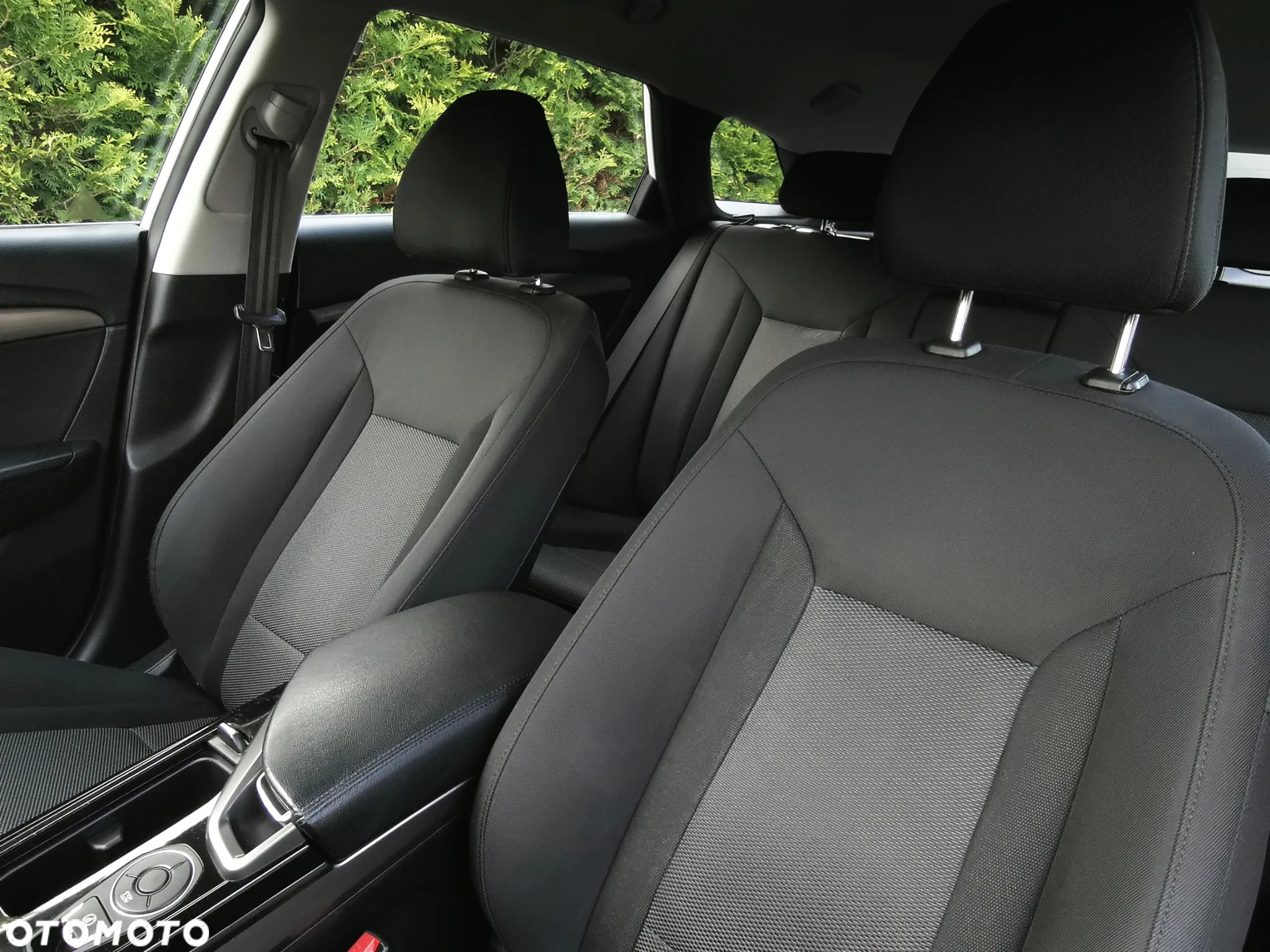 Hyundai i40 Kombi blue 1.6 Family - 28