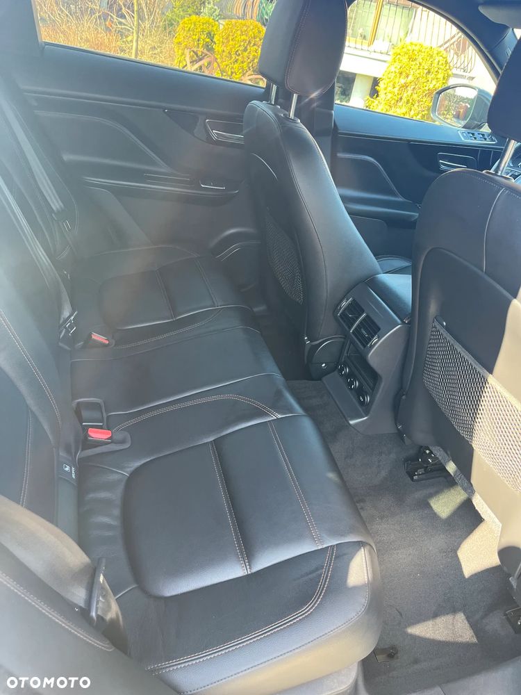 Jaguar F-Pace 20d Portfolio - 19