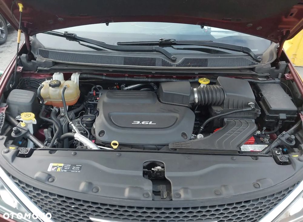 Chrysler Pacifica - 10