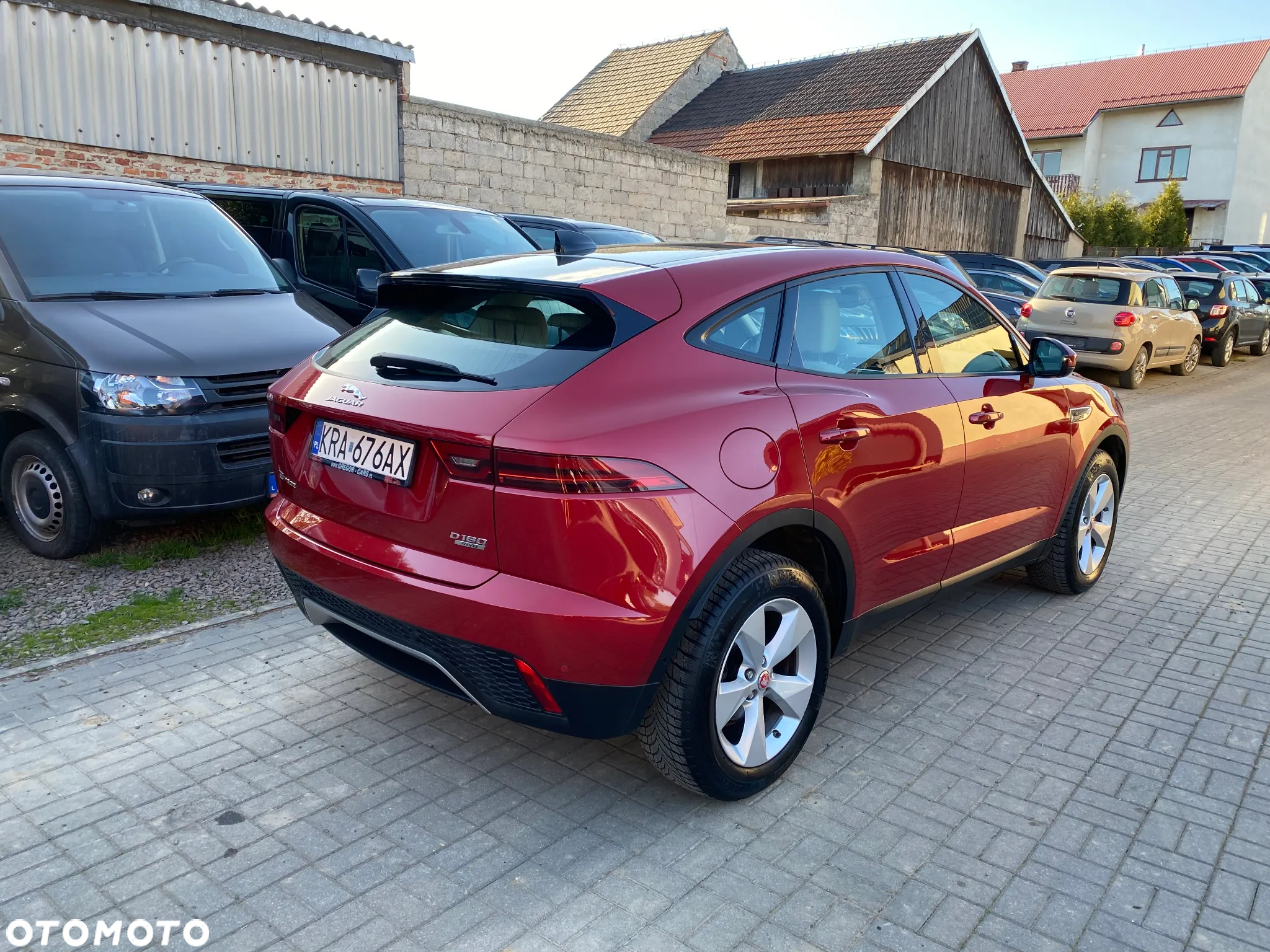 Jaguar E-Pace 2.0 i4D AWD R-Dynamic S - 4