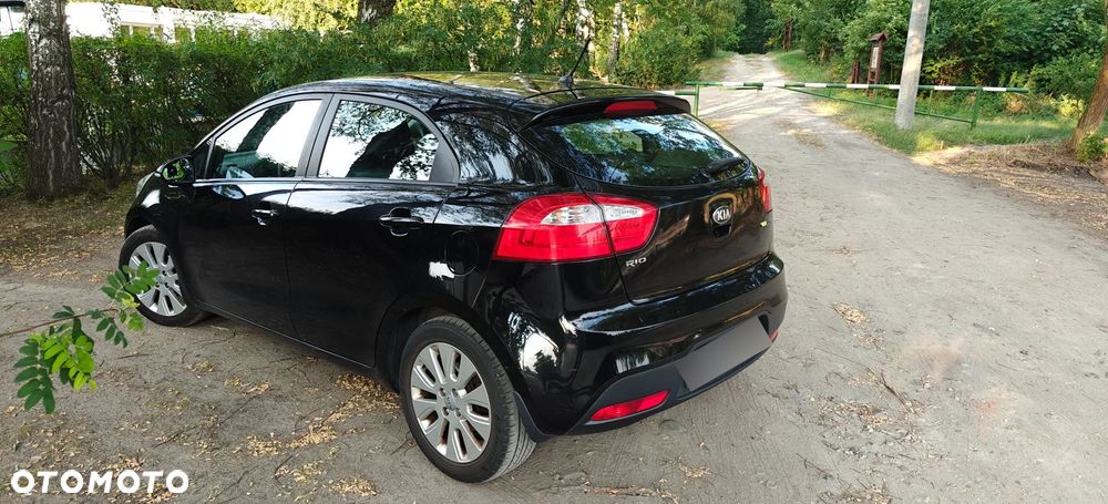 Kia Rio - 5