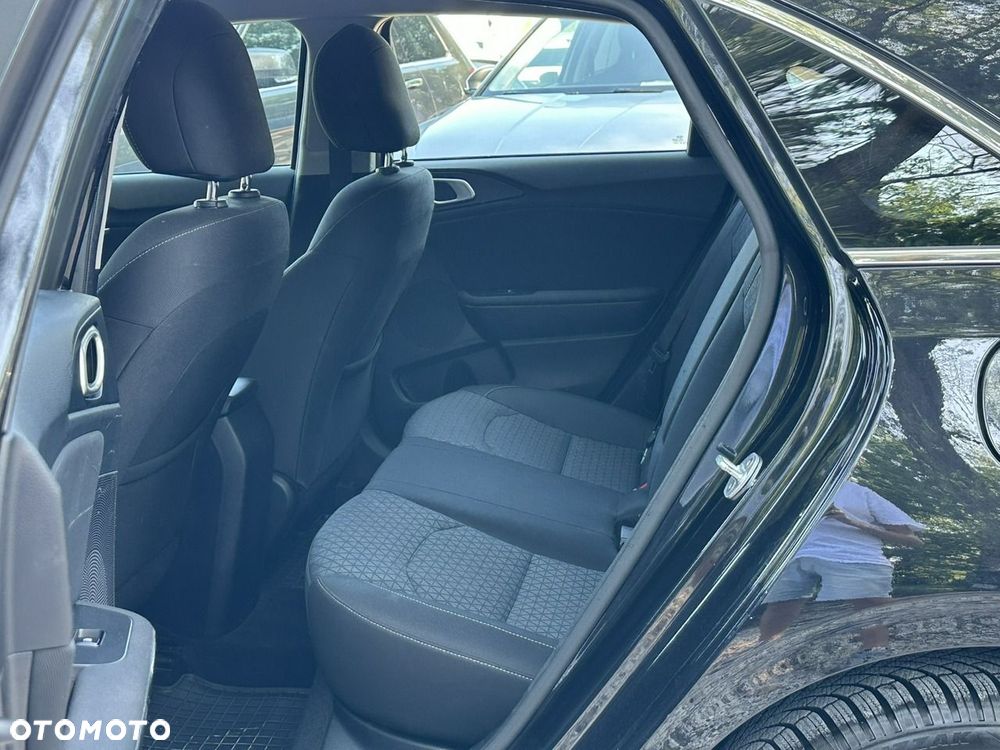Kia Ceed - 14