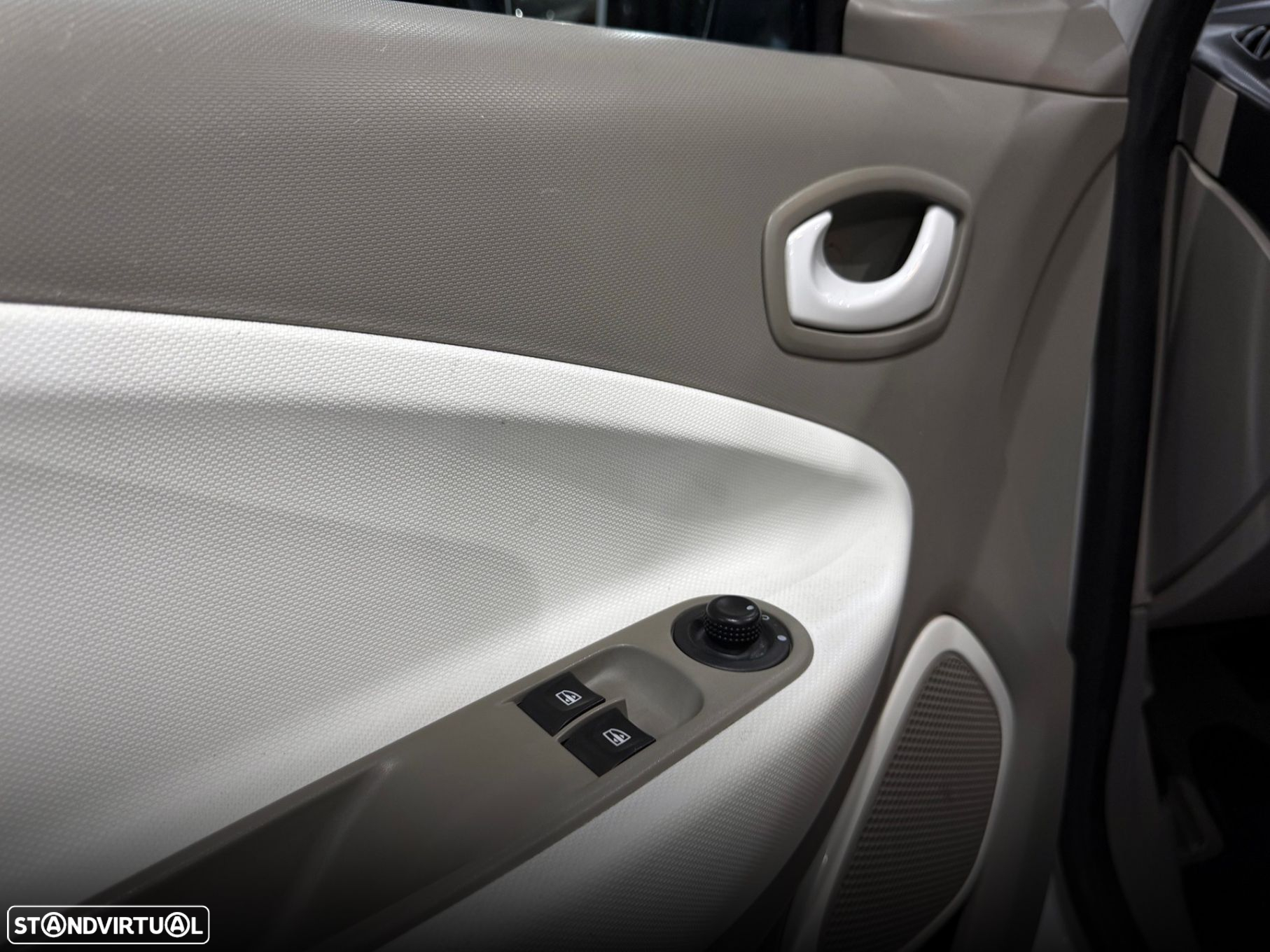 Renault Zoe - 14