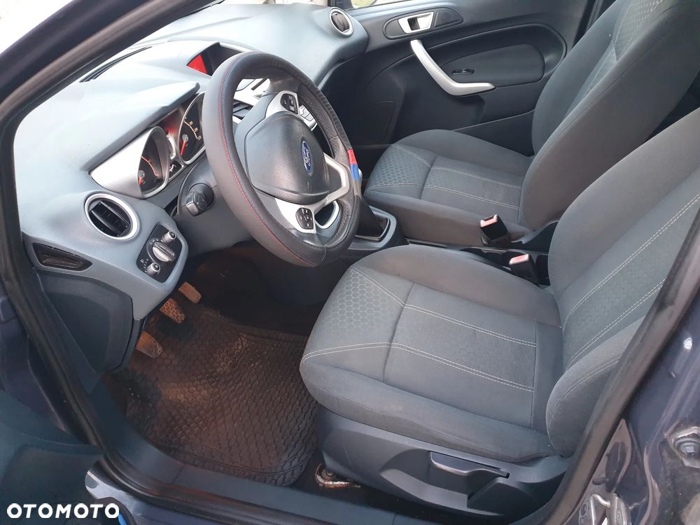 Ford Fiesta 1.4 TDCi Ambiente - 17