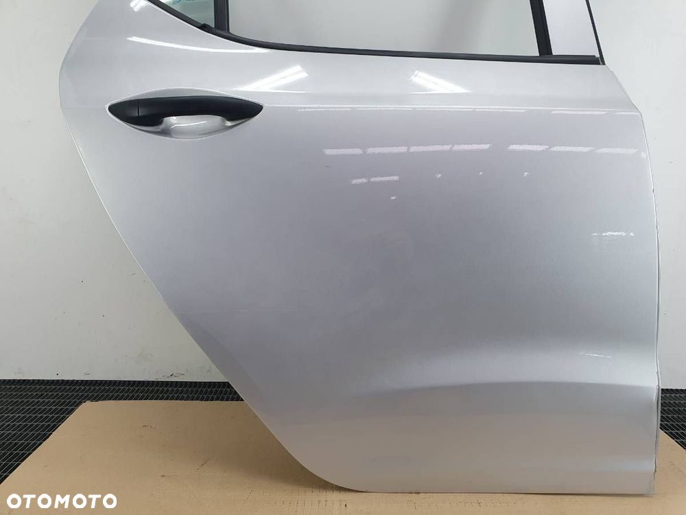 DRZWI TYŁ TYLNE PRAWE KOMPLETNE HYUNDAI I10 II - 4