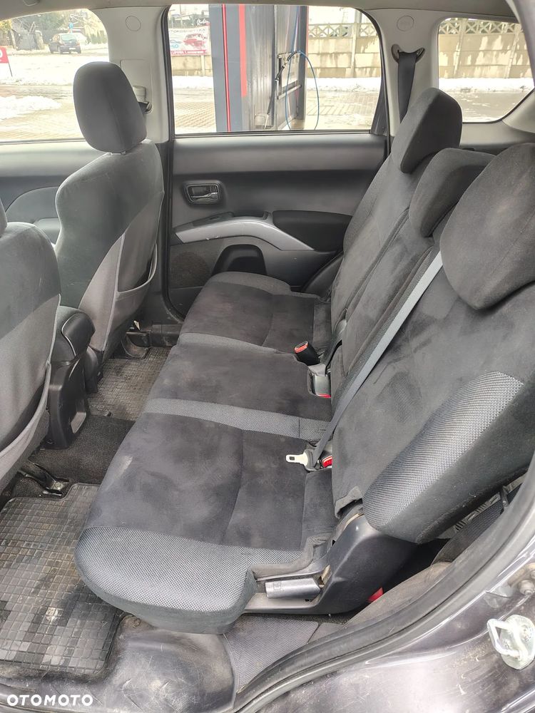 Mitsubishi Outlander 2.0 DID Intense + SE - 10