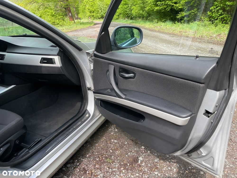 BMW Seria 3 320d DPF - 16