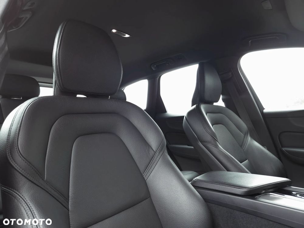 Volvo XC 60 D3 R-Design - 16