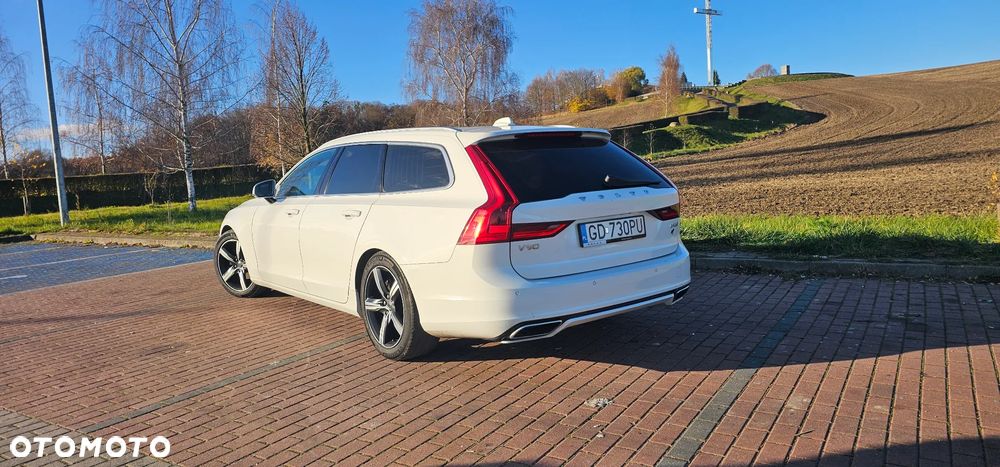 Volvo V90 D4 R-Design - 9