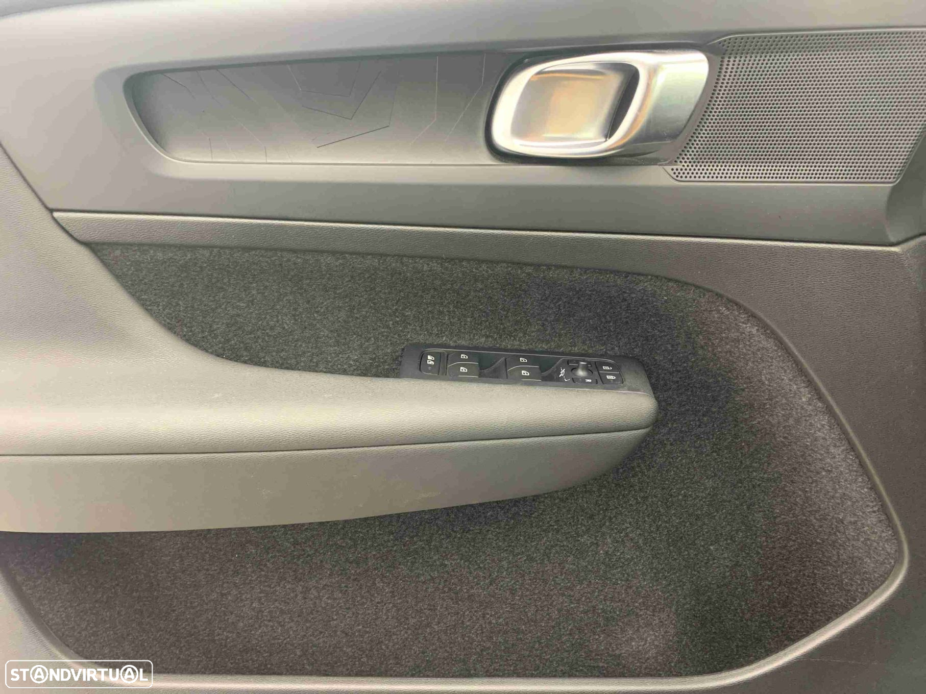 Volvo EX40 82 kWh Single Motor Extended Range Plus - 11