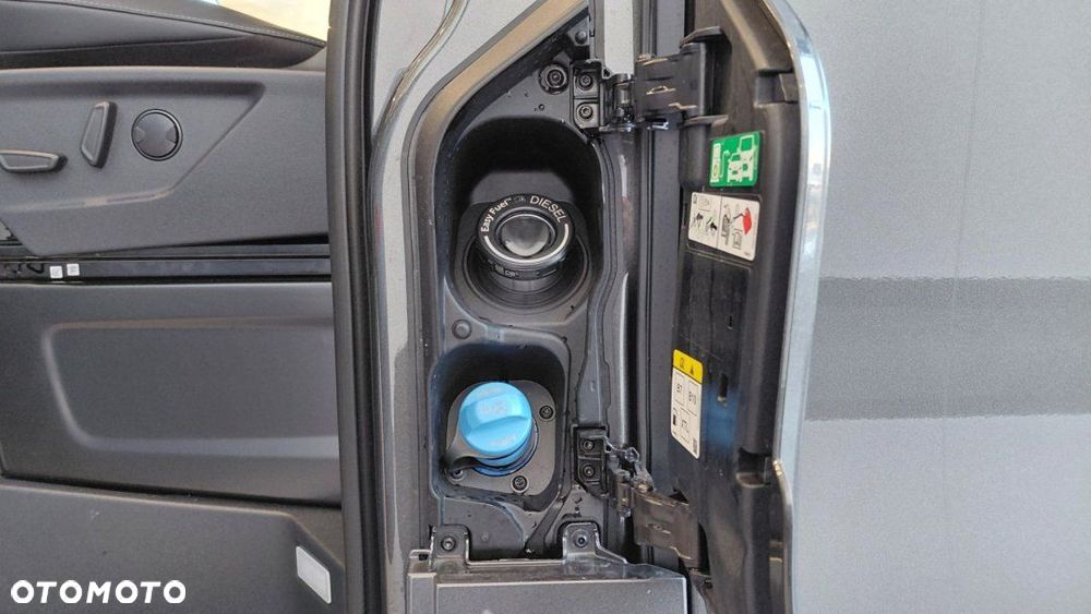 Ford Tourneo Custom - 31