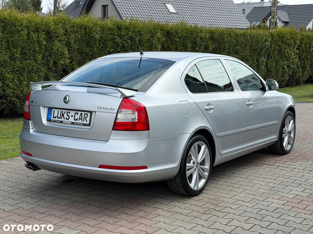 Skoda Octavia 2.0 TSI RS - 39