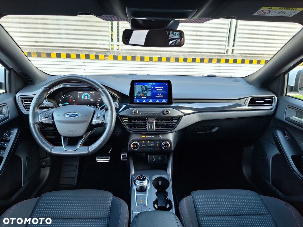 Ford Focus 1.5 EcoBoost ST-Line - 40