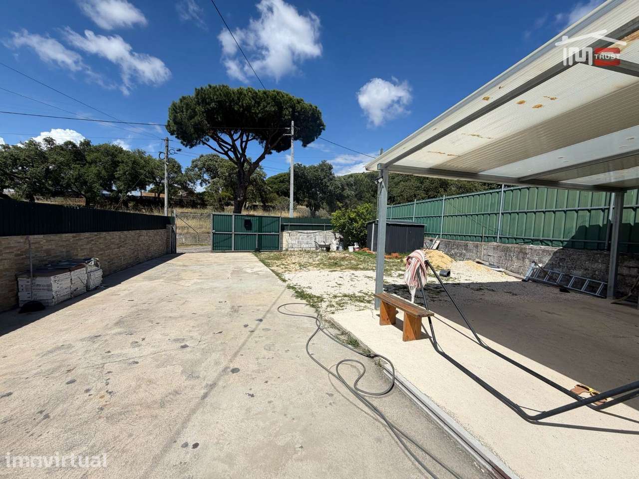 Moradia Isolada T3 + 2 em Palhais, Cozinha Equipada, Amplo Jardim, ... - Grande imagem: 4/36