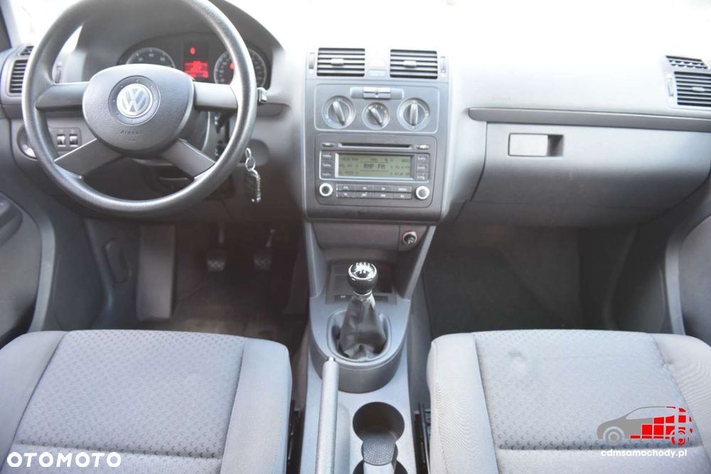 Volkswagen Touran - 24