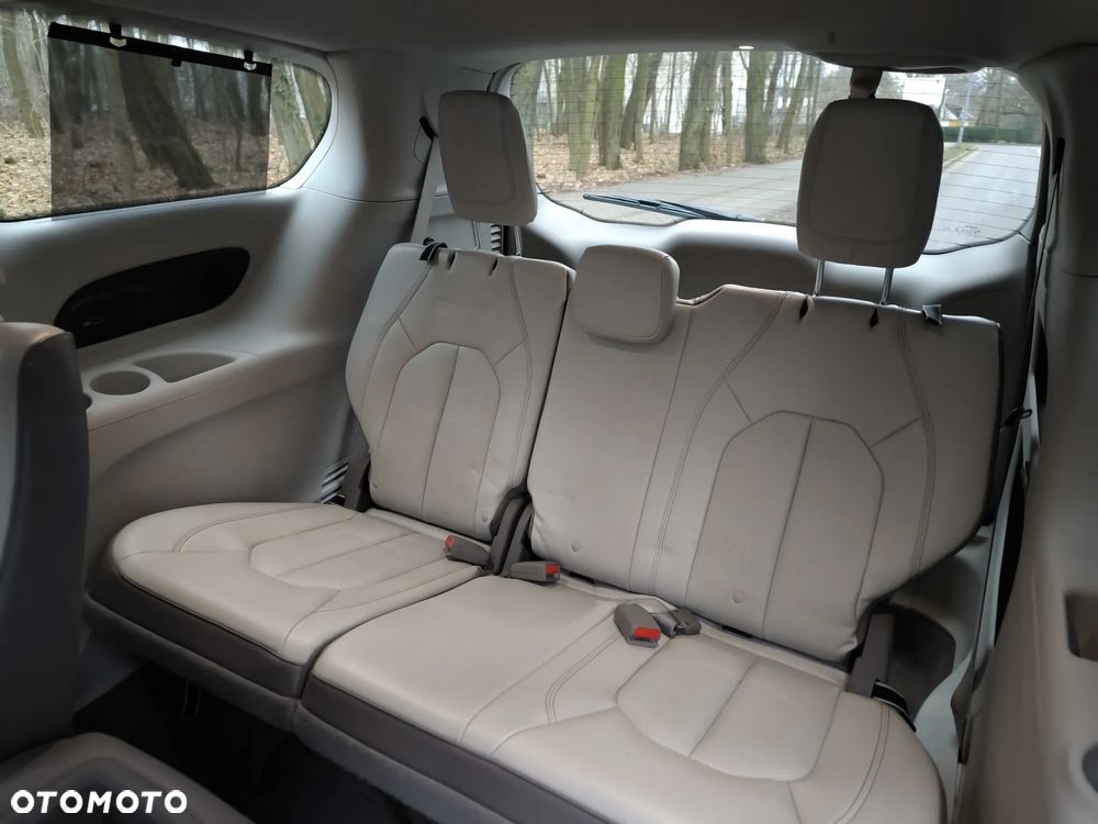 Chrysler Pacifica - 14