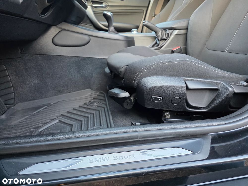 BMW Seria 1 118i Sport Line - 31