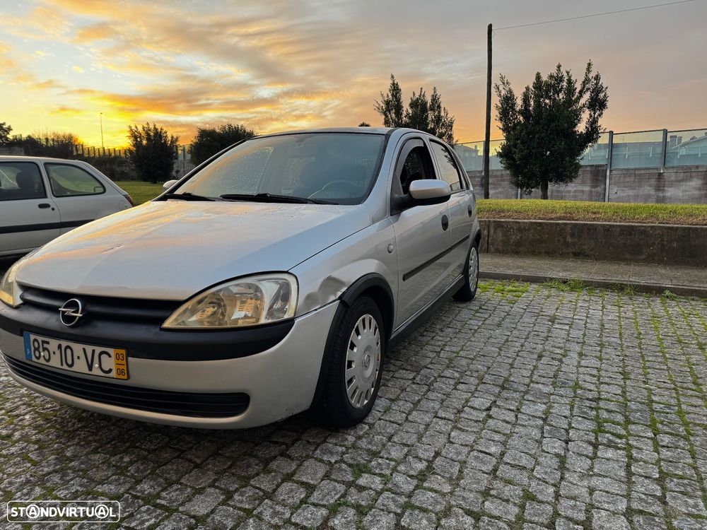 Opel Corsa 1.2 16V Confort - 2