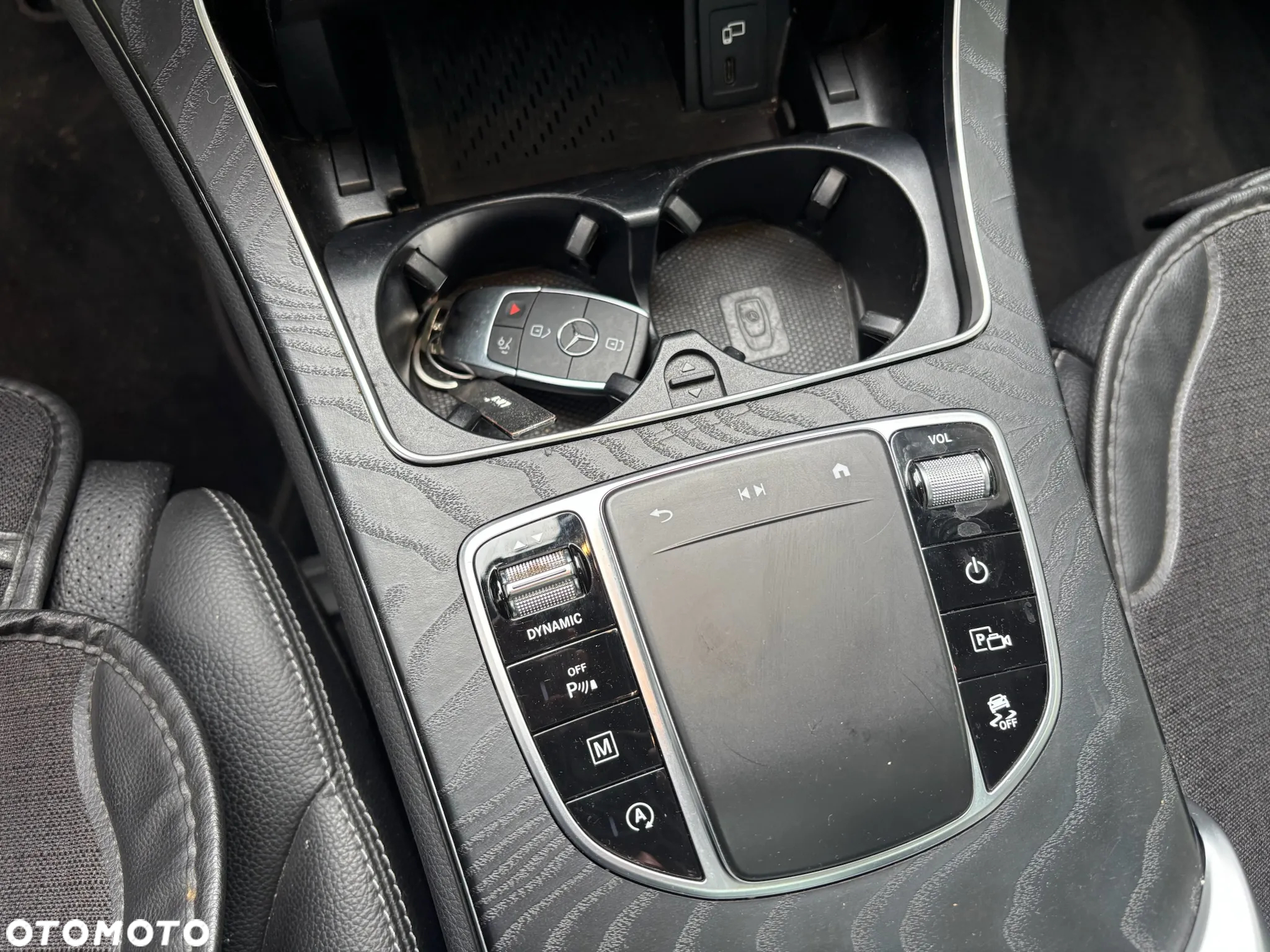 Mercedes-Benz GLC 300 4Matic 9G-TRONIC AMG Line - 21