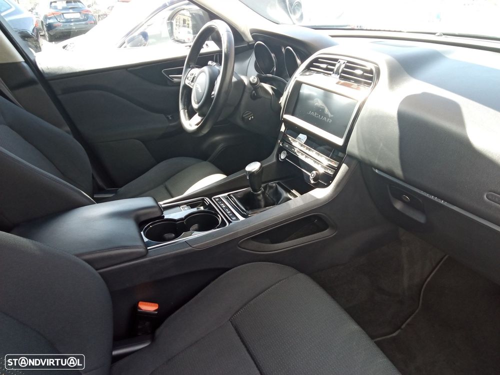Jaguar F-Pace 2.0 i4D Prestige - 28
