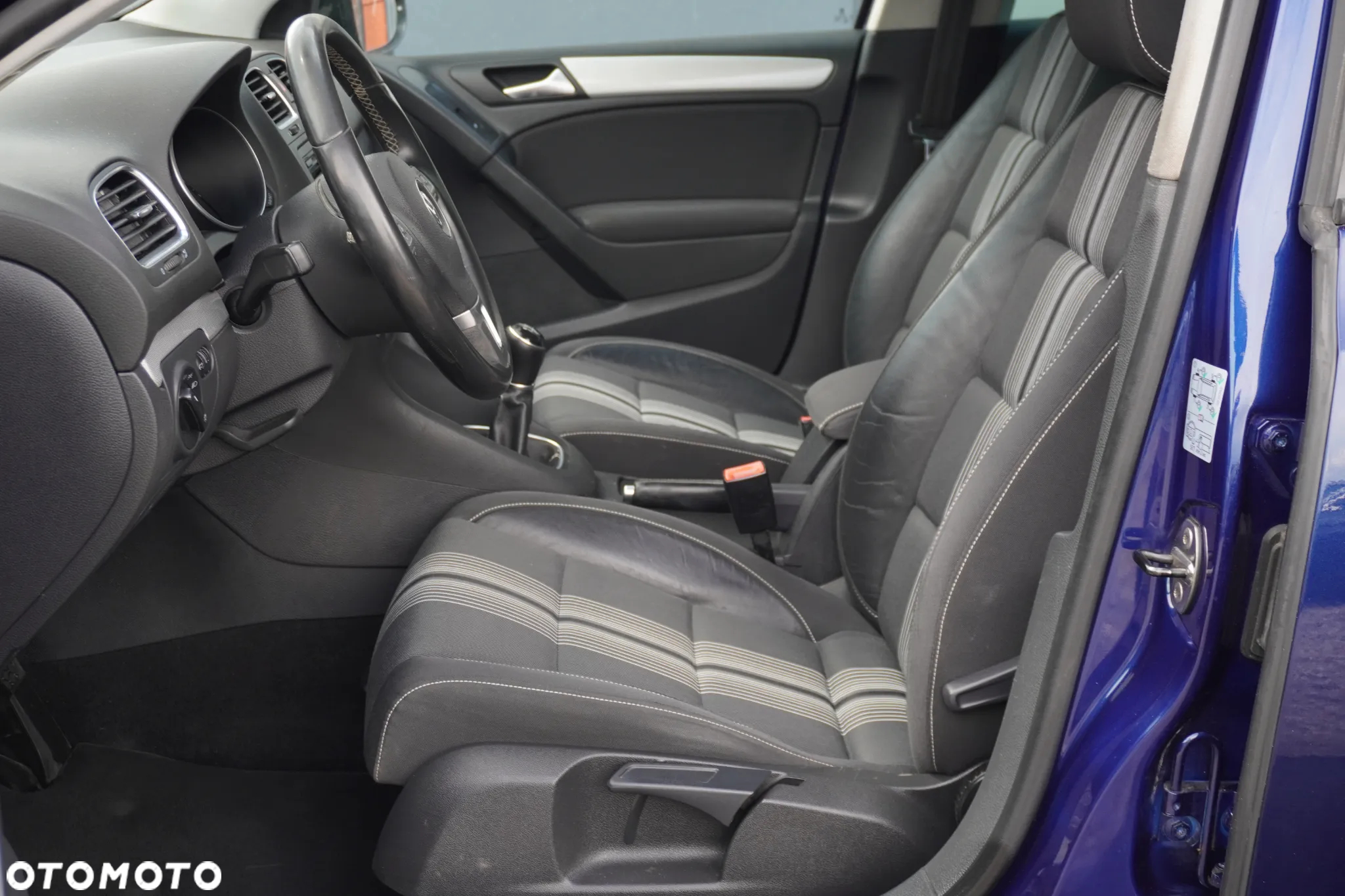 Volkswagen Golf - 21