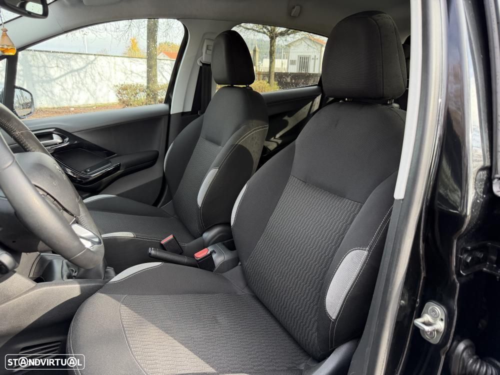 Peugeot 208 1.4 HDi Active - 9