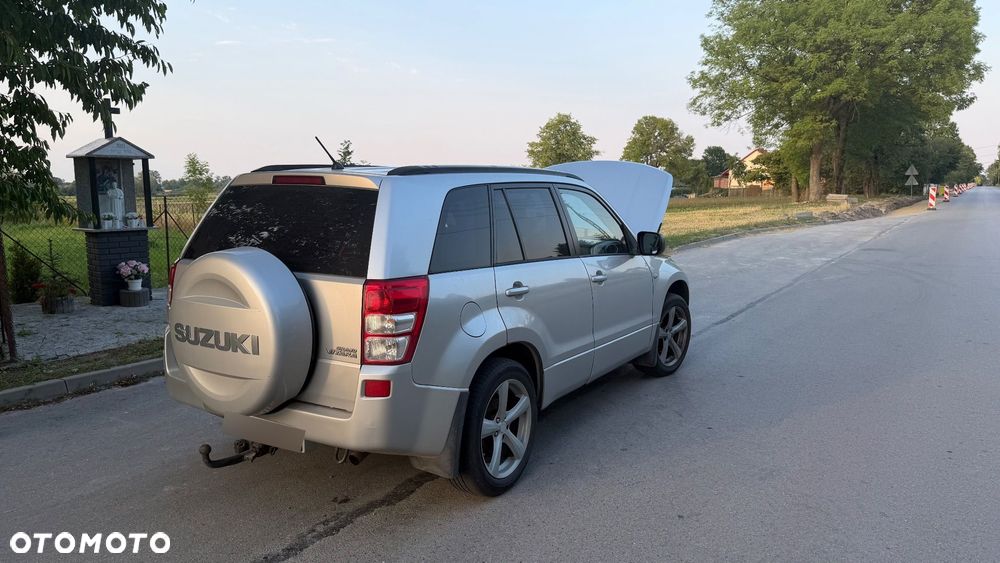 Suzuki Grand Vitara 2.0 - 6