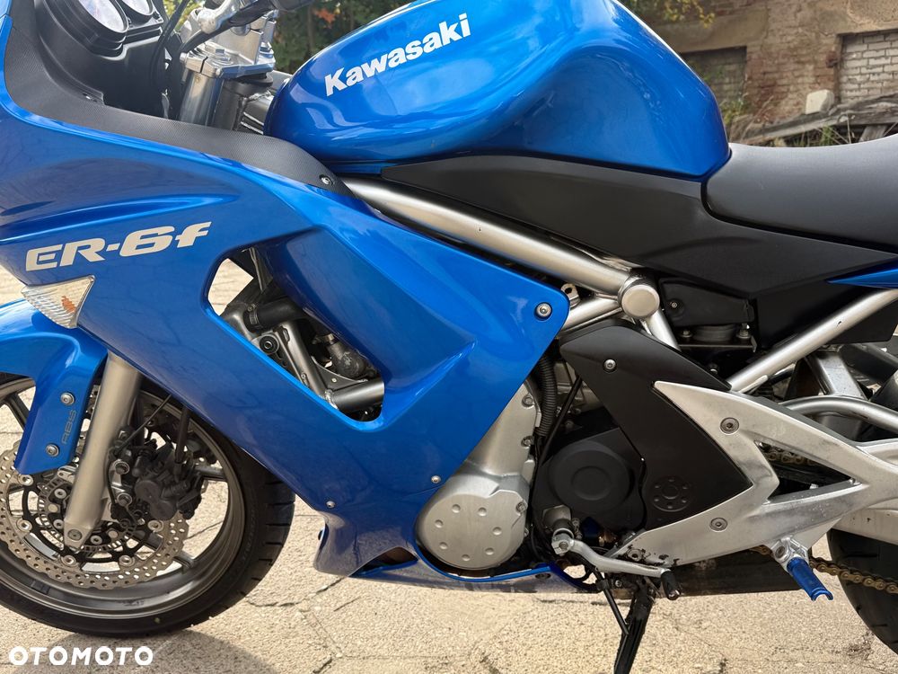 Kawasaki ER - 25