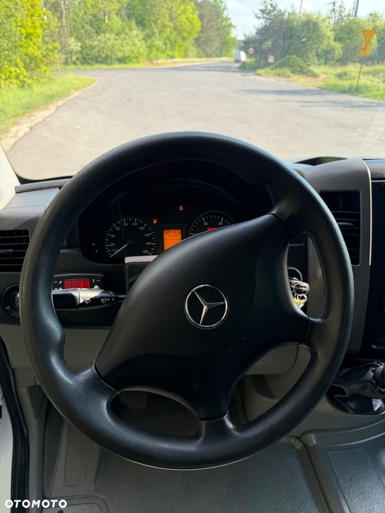 Mercedes-Benz Sprinter - 14