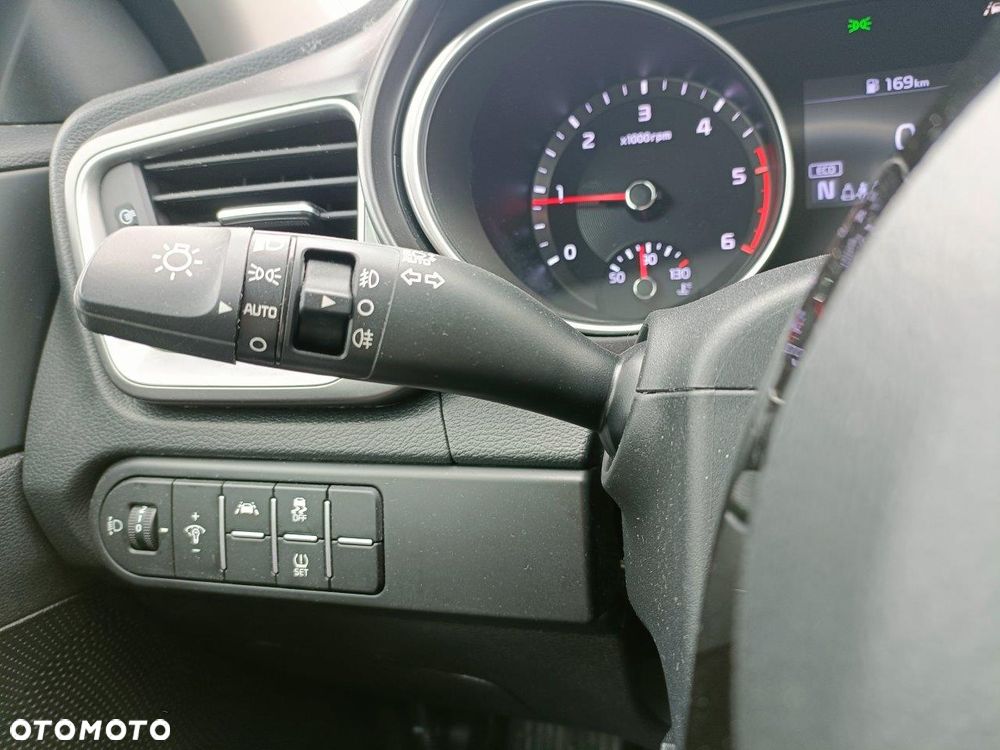 Kia Ceed 1.6 CRDi SCR M - 18
